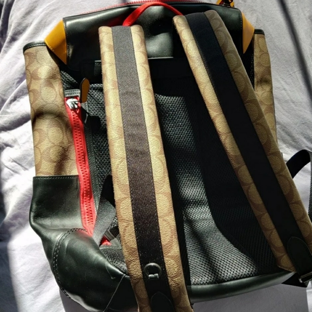 Coach backpack - Picture 2 of 3